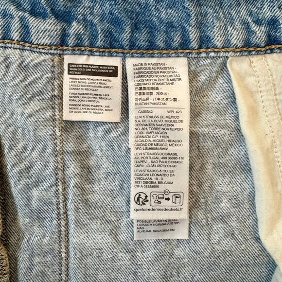 Levi’s Light Wash Denim Overalls – Women’s Large - Picture 11 of 12